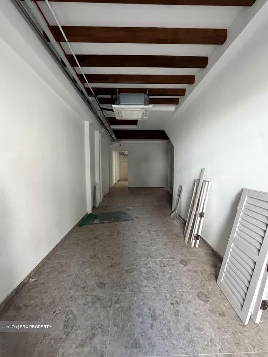 Rowell Road (D8), Retail #584325731